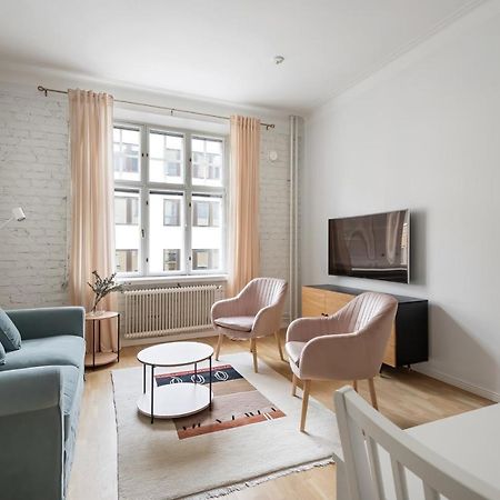 Wehost Fabulous 2Br In Prestigious Punavuori @Iso Roobertinkatu 26 Helsinki Extérieur photo