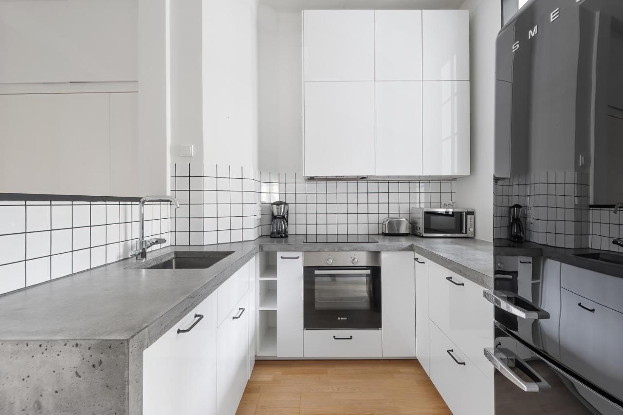 Wehost Fabulous 2Br In Prestigious Punavuori @Iso Roobertinkatu 26 Helsinki Extérieur photo